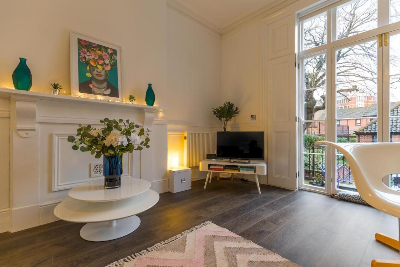 Host & Stay - All Saints Green Cottage NWI Exteriör bild