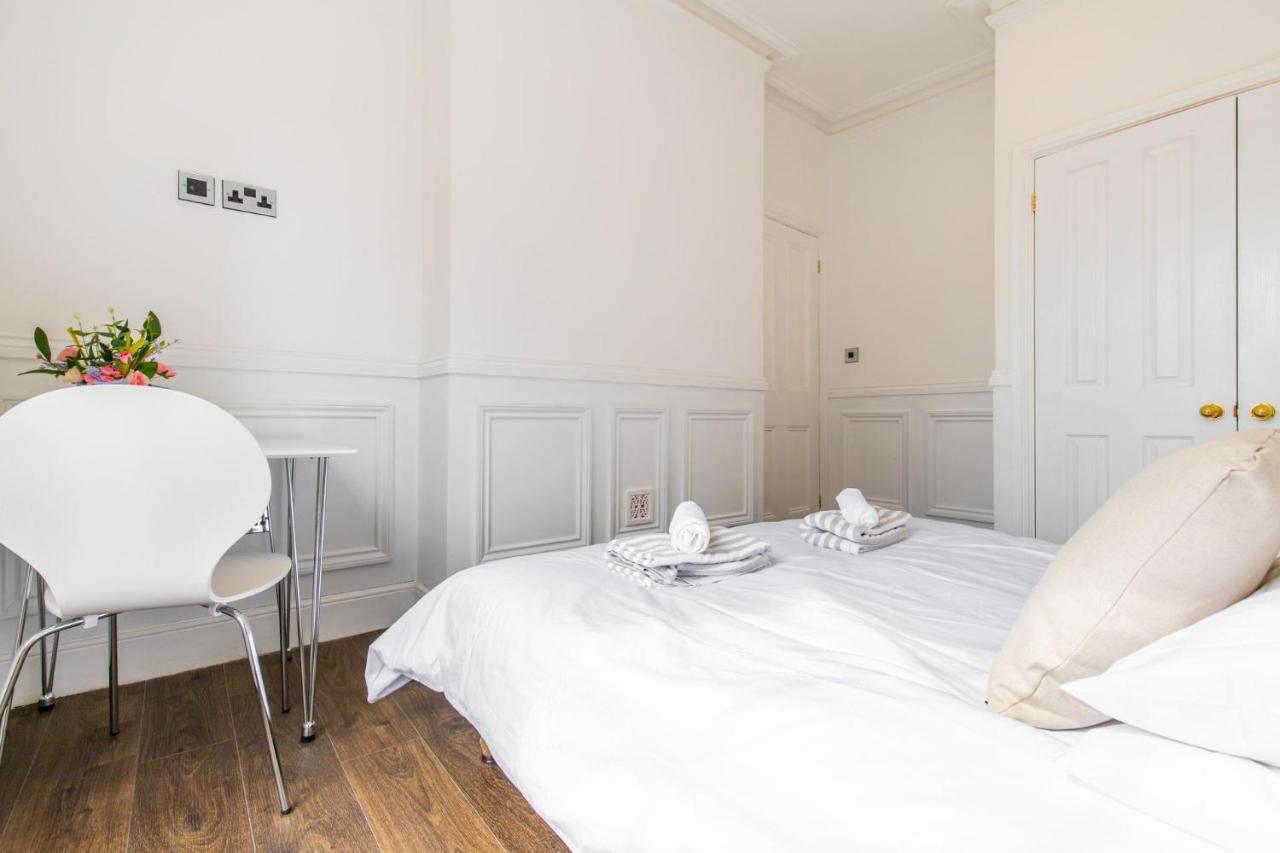 Host & Stay - All Saints Green Cottage NWI Exteriör bild